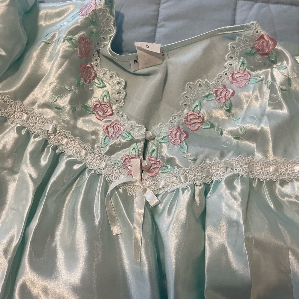 1X nightgown